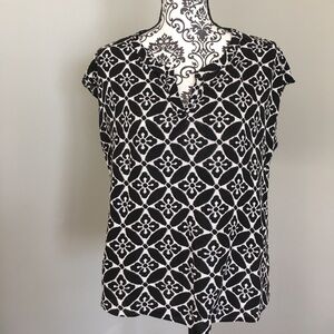 Old Navy Cap Sleeve Black and White Top